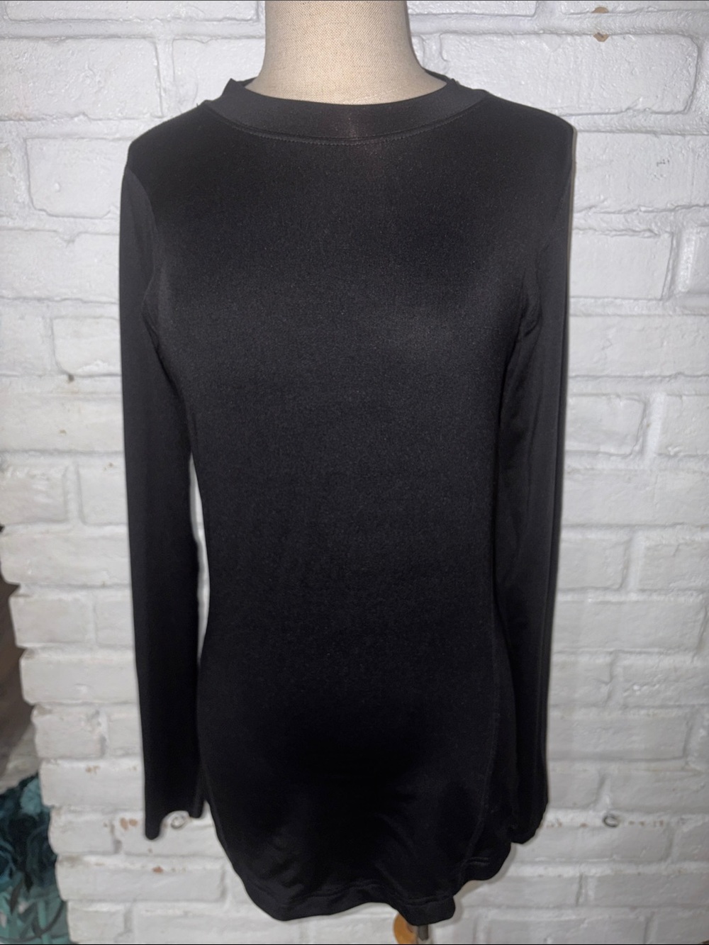 Magellan Outdoors Women Classic Black Long Sleeve Crewneck Top -M